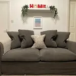Stunning 2 Bed Flat In Central Fulham