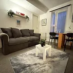 Stunning 2 Bed Flat In Central Fulham