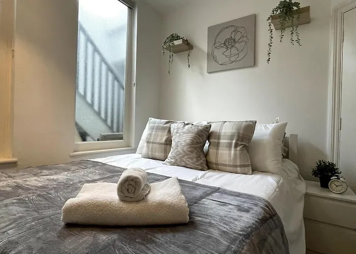 Stunning 2 Bed Flat In Central Fulham