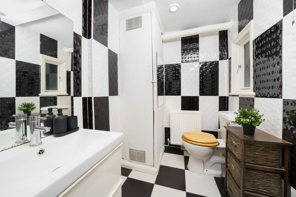 Stunning 2 Bed Flat In Central Fulham Appartamento