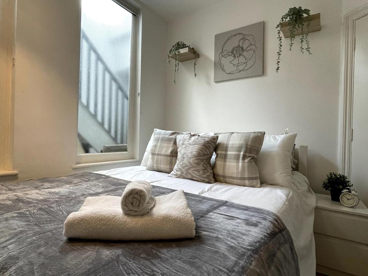 Stunning 2 Bed Flat In Central Fulham * Londra